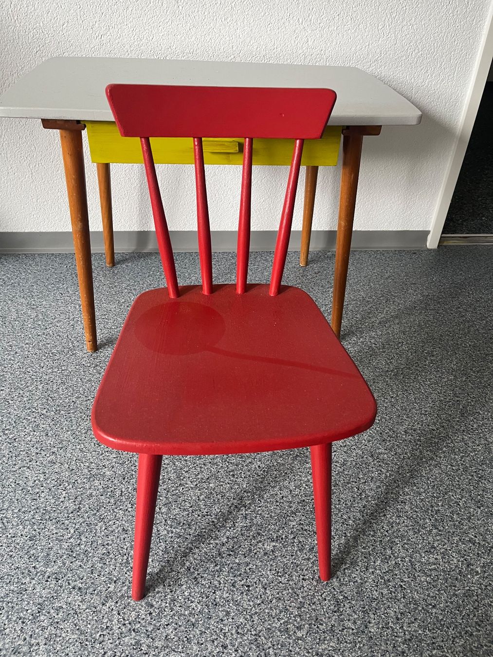 Set di tavolo e panche: Kindertisch mit 2 Stühle aus Holz – Usato da Thürnen venduto da gue_c8yz 2
