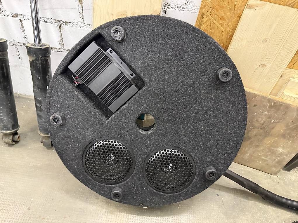Casse acustiche: Subwoofer Helix – Usato da Riehen venduto da lowlevel 1