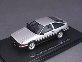 Toyota Sprinter Trueno AE86 1983-1987 RHD silber met. /