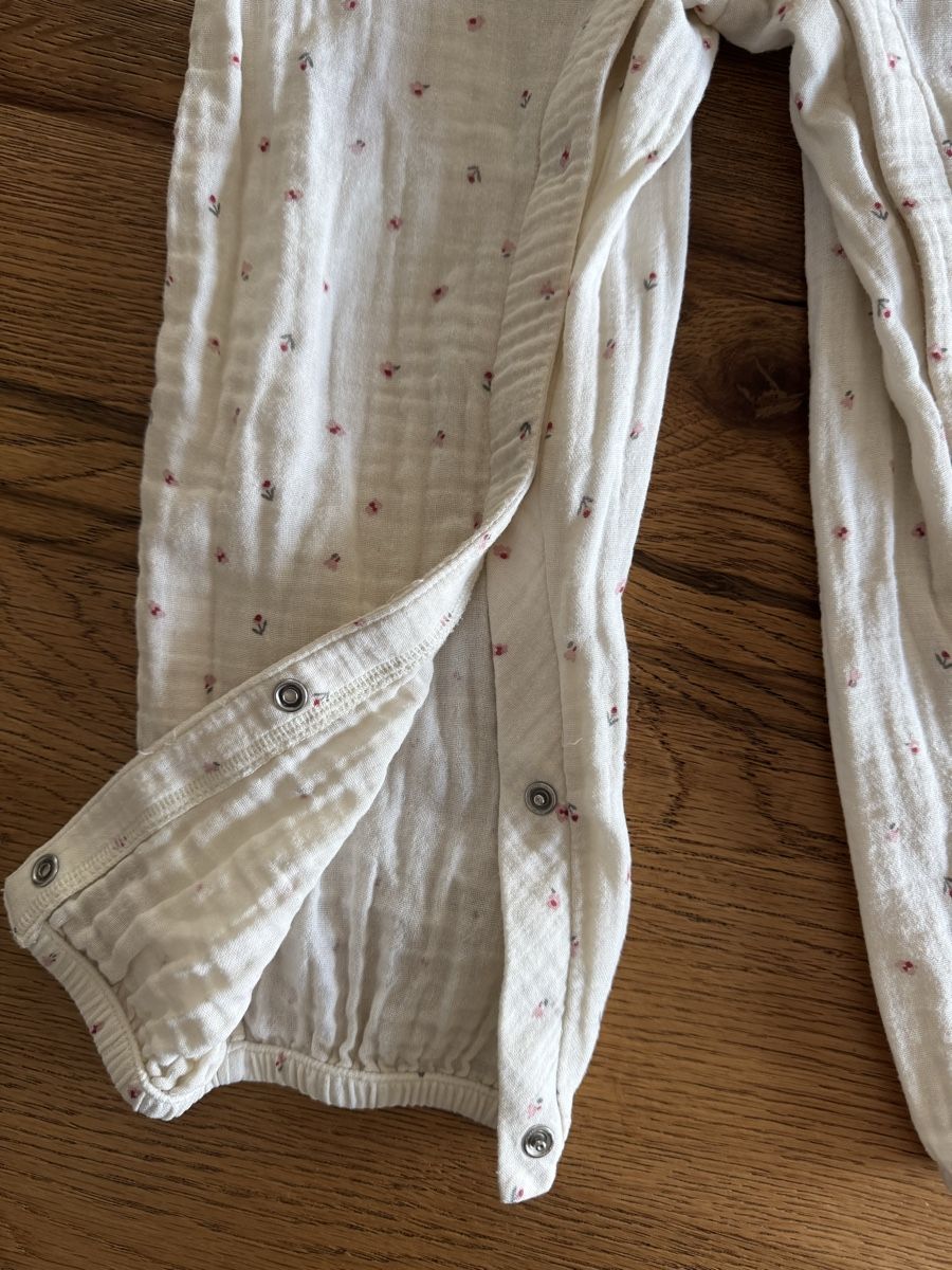 H&M Jumpsuits: H&M Mädchen Jumpsuit | Grösse 104  – Neuf (Voir description) à Oberwil-Lieli par smintorange 3