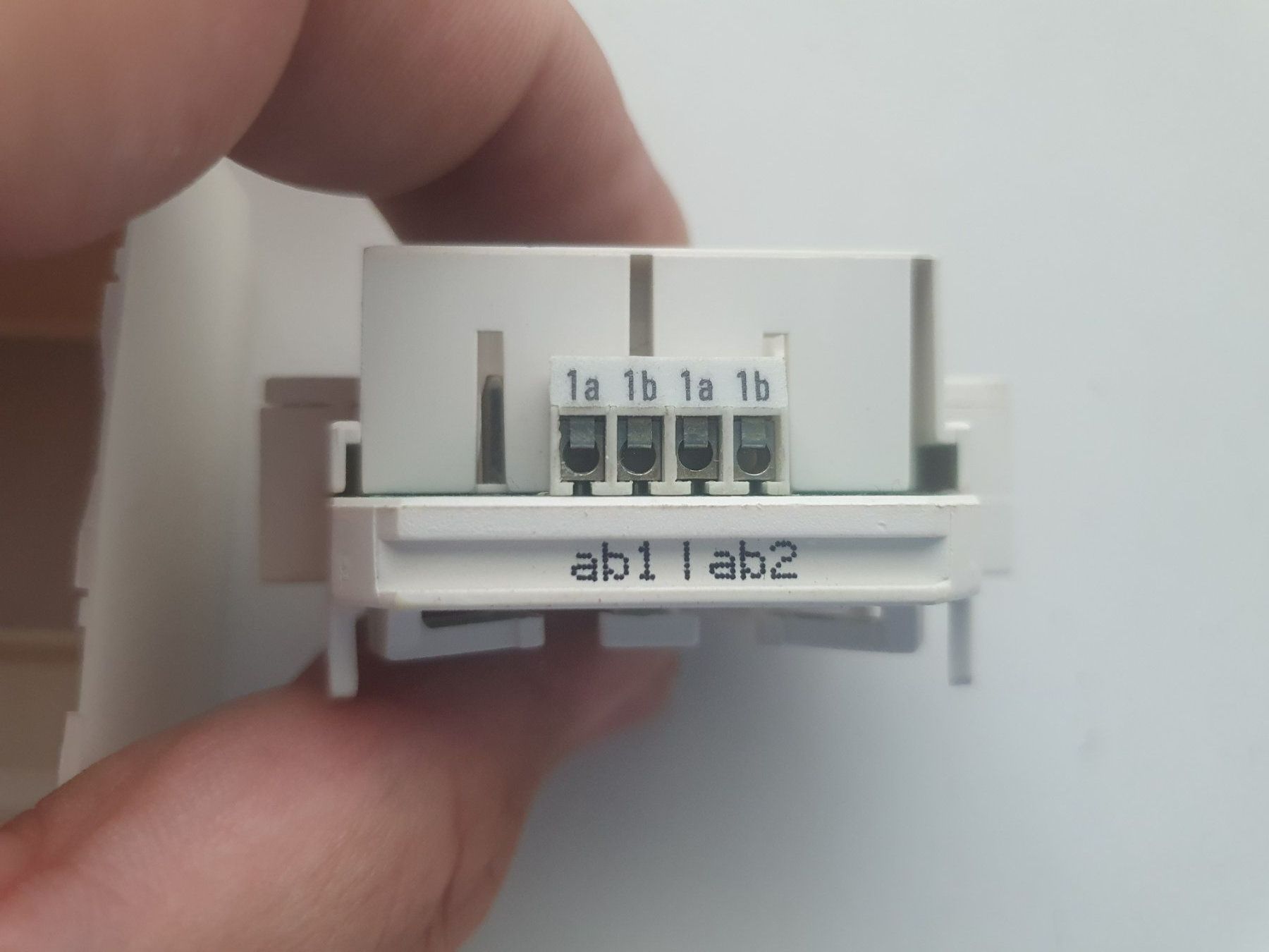 Spine: AP Doppel Netzwerk Steckdose UKV isdn – Nuovo (secondo la descrizione) da Zürich venduto da eymen20 5