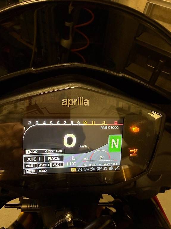 Strada: APRILIA TUONO FACTORY – Usato da Montezillon venduto da gamache10 2