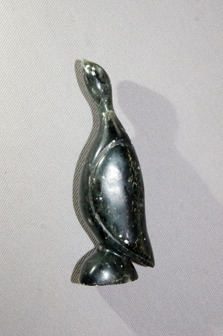 Sculture & Statue: Inuit-Kunst: Stehender Vogel (Nr.6) – Usato da Geroldswil venduto da ARTEFACTO 2