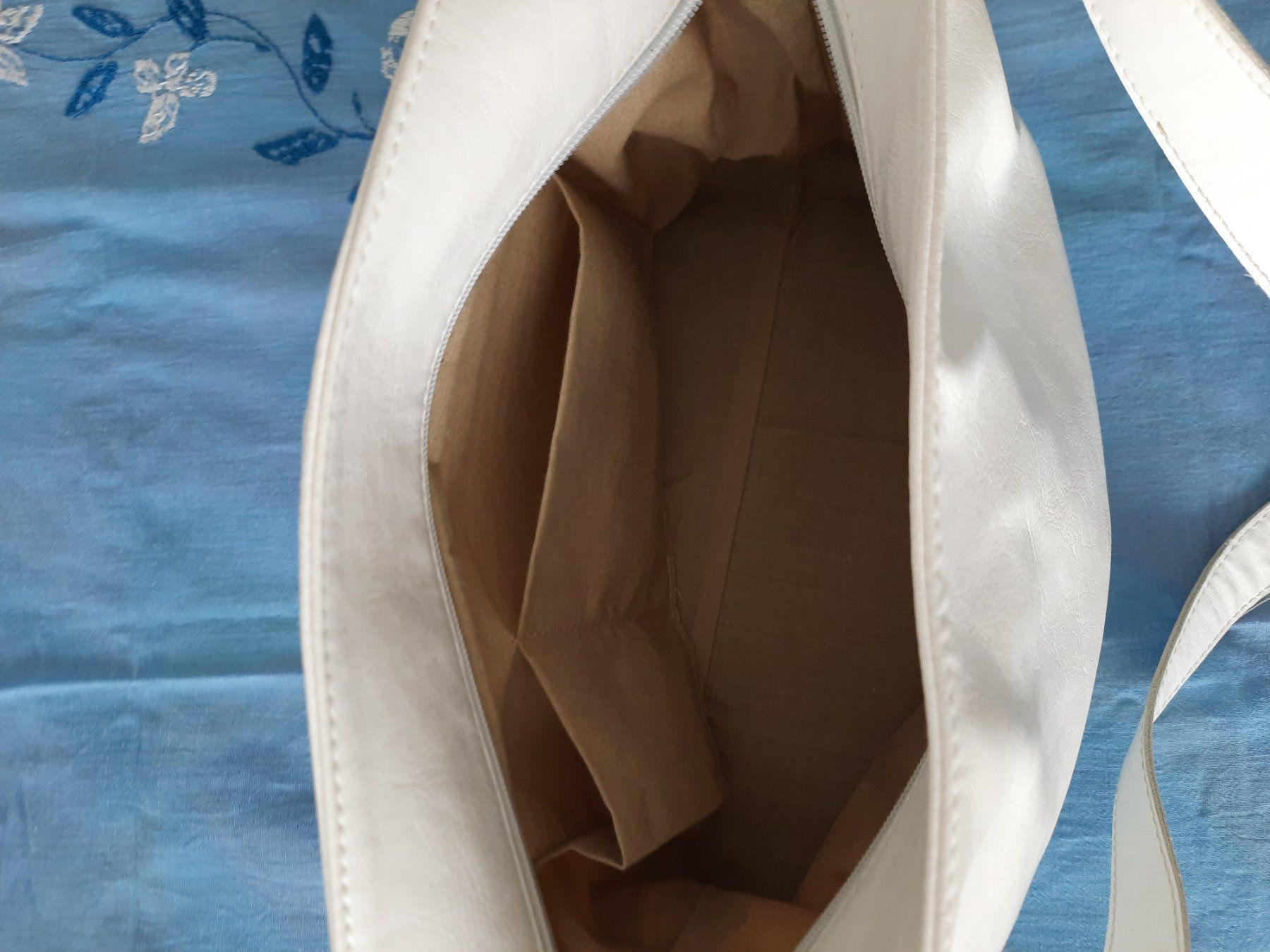 Borse da donna: Weisse Ledertasche – Usato da Zug venduto da Alpenrose353 3