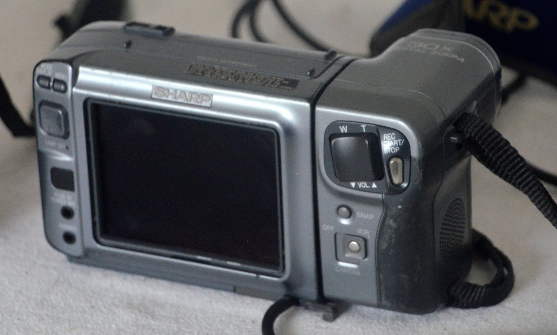 Sharp Videocamere: Sharp  Hi8  + MiniDV  Camcorder / caméscope – Nuovo e nell'imballaggio originale da Collonges venduto da arashee 5
