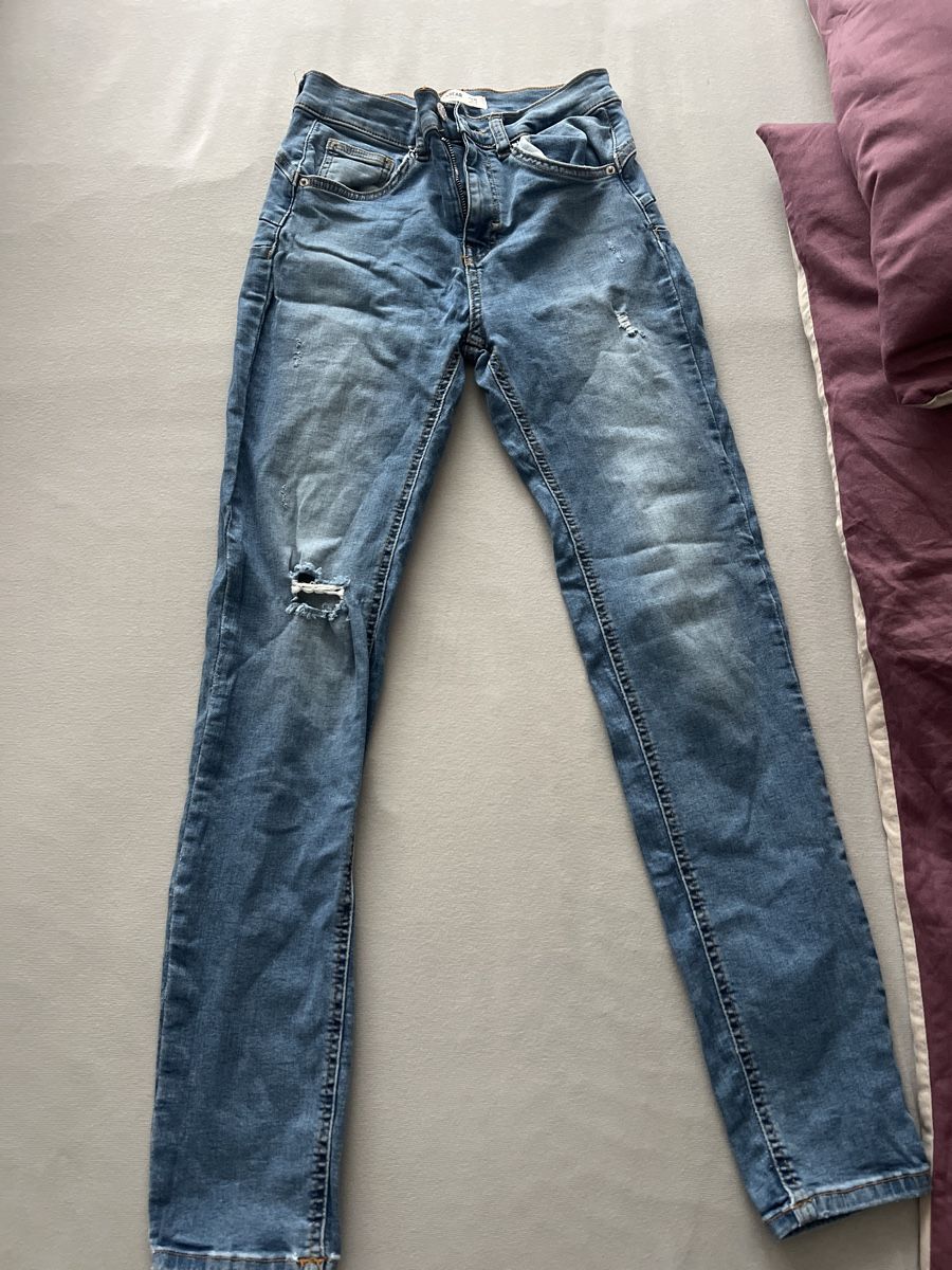 Pull&Bear Jeans: Pull&Bear Destroyed Jeans Gr. 34 – Gebraucht aus Wettingen von Jaaani