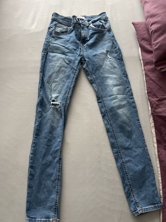 Pull&Bear Destroyed Jeans Gr. 34