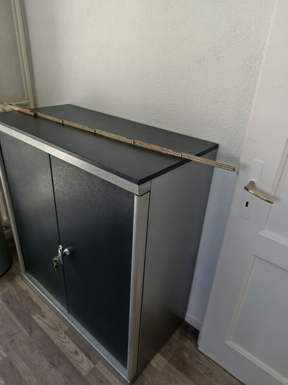 Armoires: Aktenschrank / Büroschrank – D'occasion à Birr par Barnee85