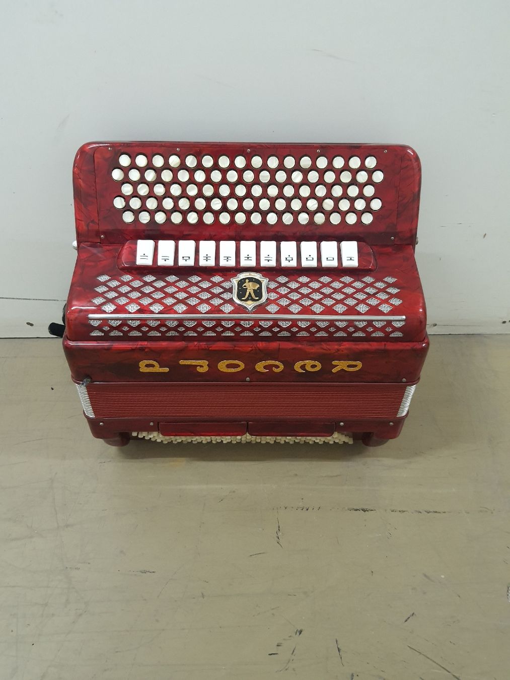 Strumenti musicali: accordéon chromatique 4 voix  – Usato da Pont-de-la-Morge venduto da Mirabelle0 1