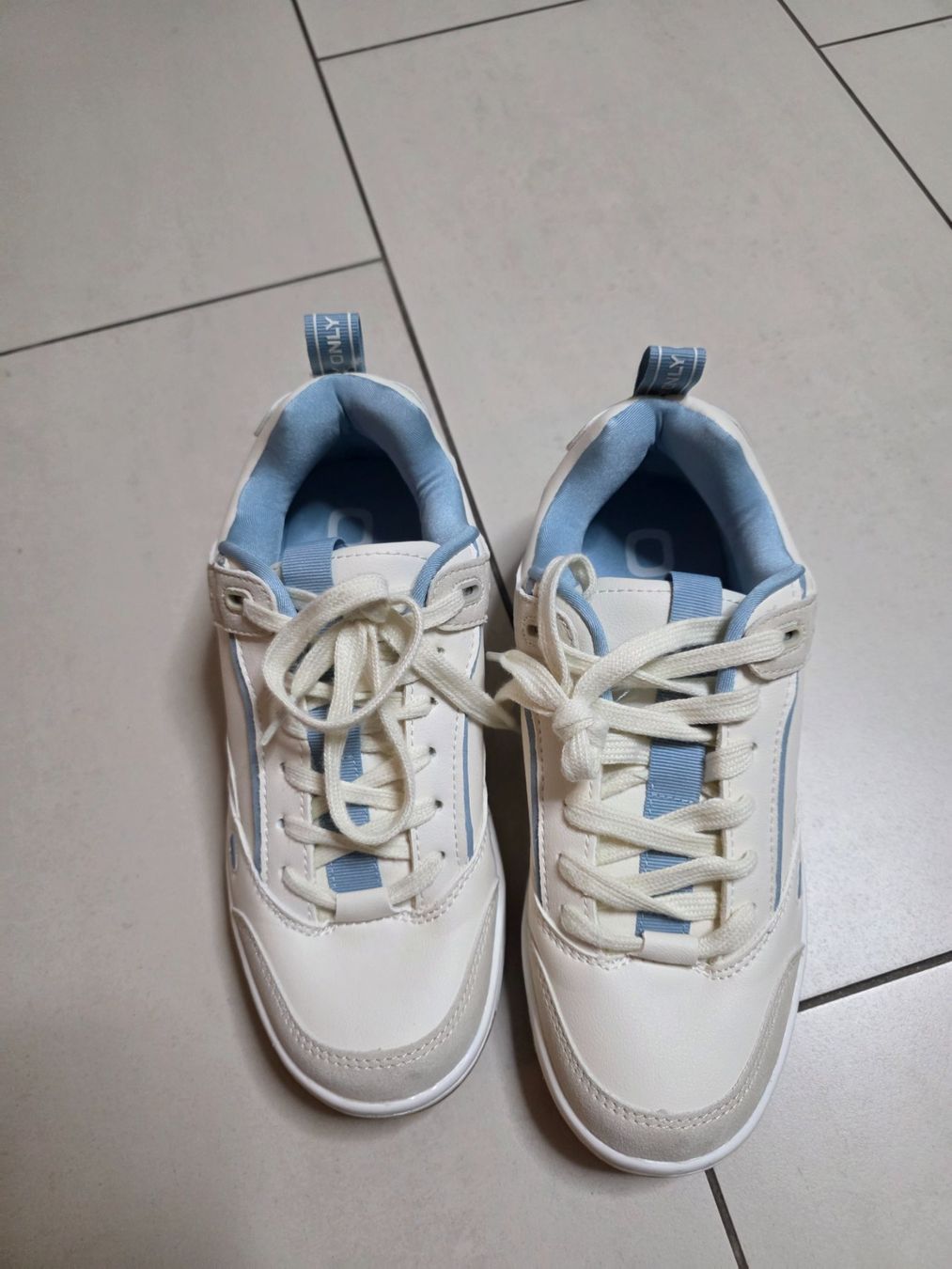 Only Scarpe da uomo: ONLY Sneaker, Weiss/Hellblau, Gr. 39 -neu – Nuovo (secondo la descrizione) da Brunegg venduto da Verkaufswelt 1