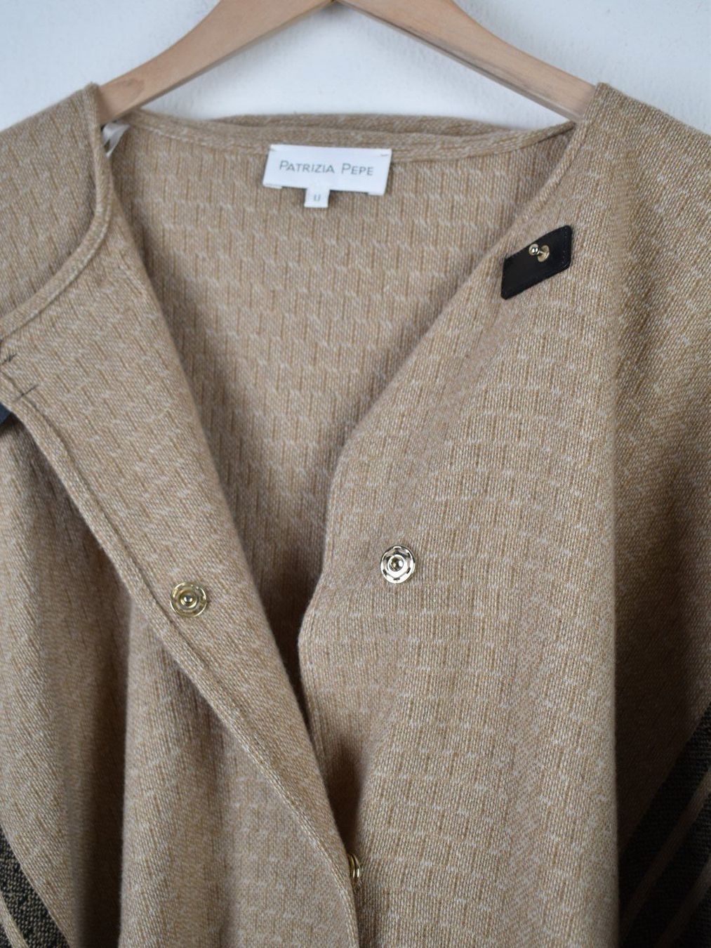 Patrizia Pepe Sonstige Damenmode: Patrizia Pepe Cape, one size, 85% Wolle – Neu (gemäss Beschreibung) aus Nürensdorf von 2ND_STORY 6