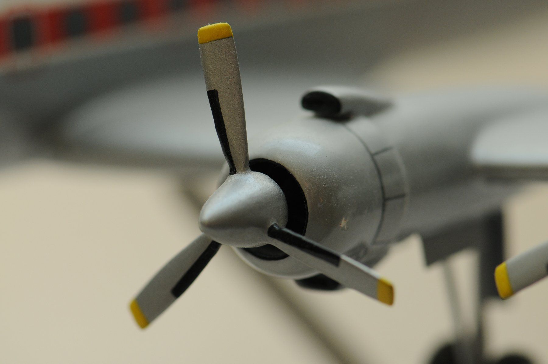 McDonnell Douglas Kit di modellismo & Modellini statici: Modellflugzeug BALAIR DC-6B - HB-IBS – Usato da Oberneunforn venduto da RaphaelMoser 6