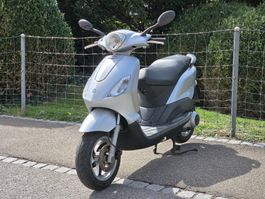 Piaggio Fly 125