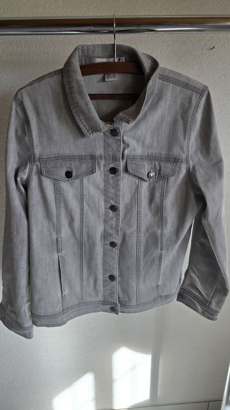 Giacche: Jeansjacke COLLECTION L. – Usato da Büriswilen venduto da e_v_o_l_u_t_i_o_n