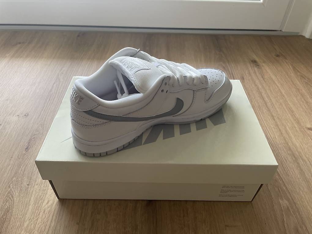 Scarpe da uomo: Supreme Nike SB dunk low – Nuovo e nell'imballaggio originale da Niederuzwil venduto da Ferdi_Fuchs 1