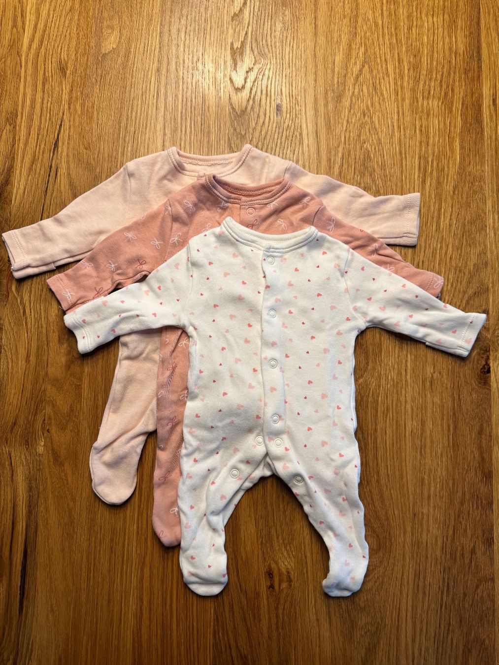 Primark Pyjamas & Ähnliches: Set 3 pigiama neonato – Gebraucht aus Giubiasco von ValeB89