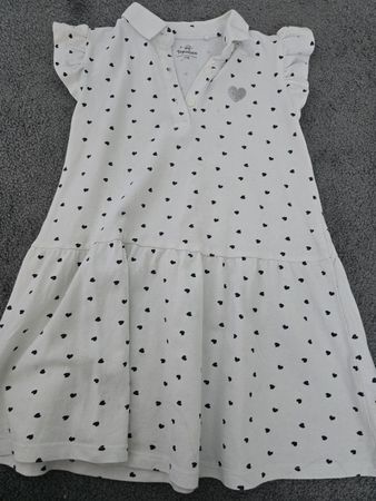 Kleid weiss mit Herzen Grösse 104-110 