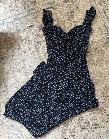 BLACK AND BLUE FLORAL DRESS