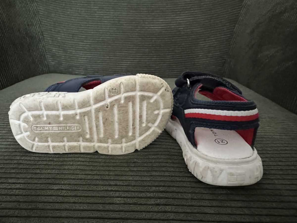 Tommy Hilfiger Scarpe per ragazzi: Kinderschuh Tommy Hilfiger, Gr. 21 – Nuovo (secondo la descrizione) da Neuwilen venduto da SuCoco 1