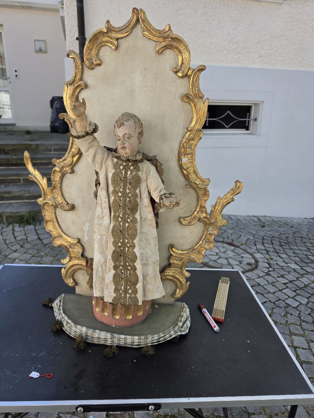 Statuette: Alte Jesuskind Figur mit Rahmen, Holz, Handgeschnitzt – Usato da Mettlen venduto da elios0888 3