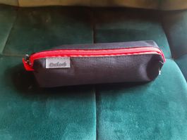 Kleines Etui schwarz rot