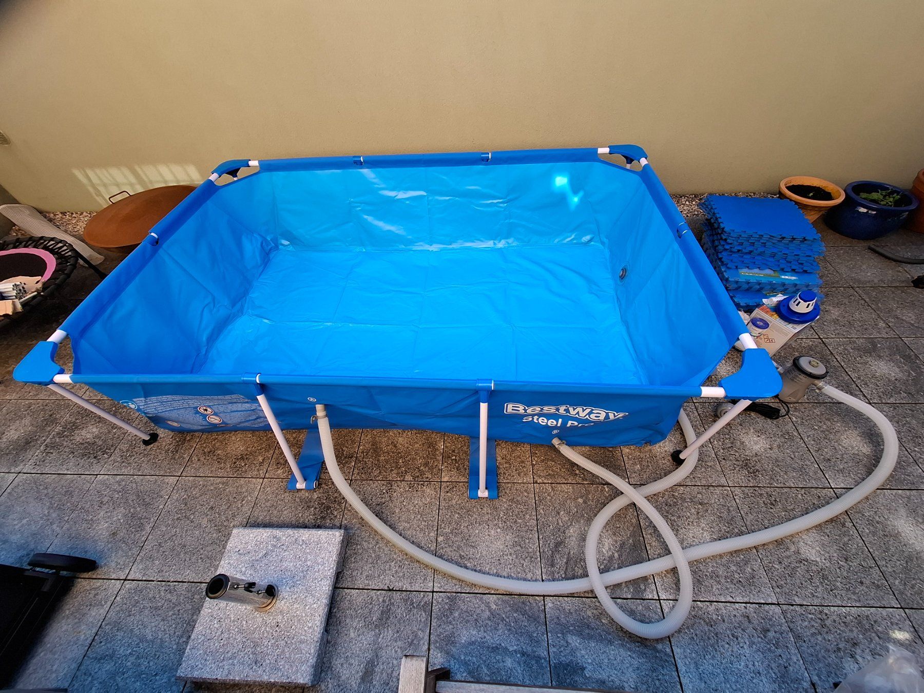 Bestway Piscine: Bestway Kinder Pool mit Zubehör – Usato da Hergiswil NW venduto da Saturnbiber 2