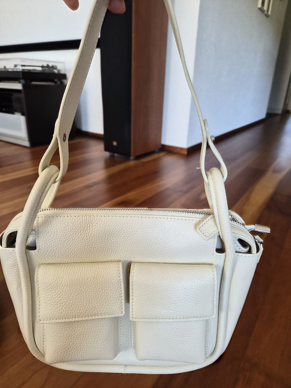 Borse da donna: Cream Leather Handbag with Extra Strap, Summer Ready! – Nuovo (secondo la descrizione) da Küttigen venduto da yingli