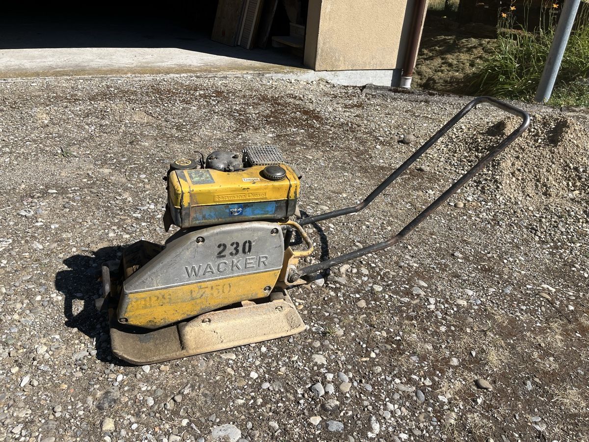 Wacker Neuson Tutte le macchine: Vibroplatte Wacker 116kg in – Usato da Thörigen venduto da sta_8yd2 3