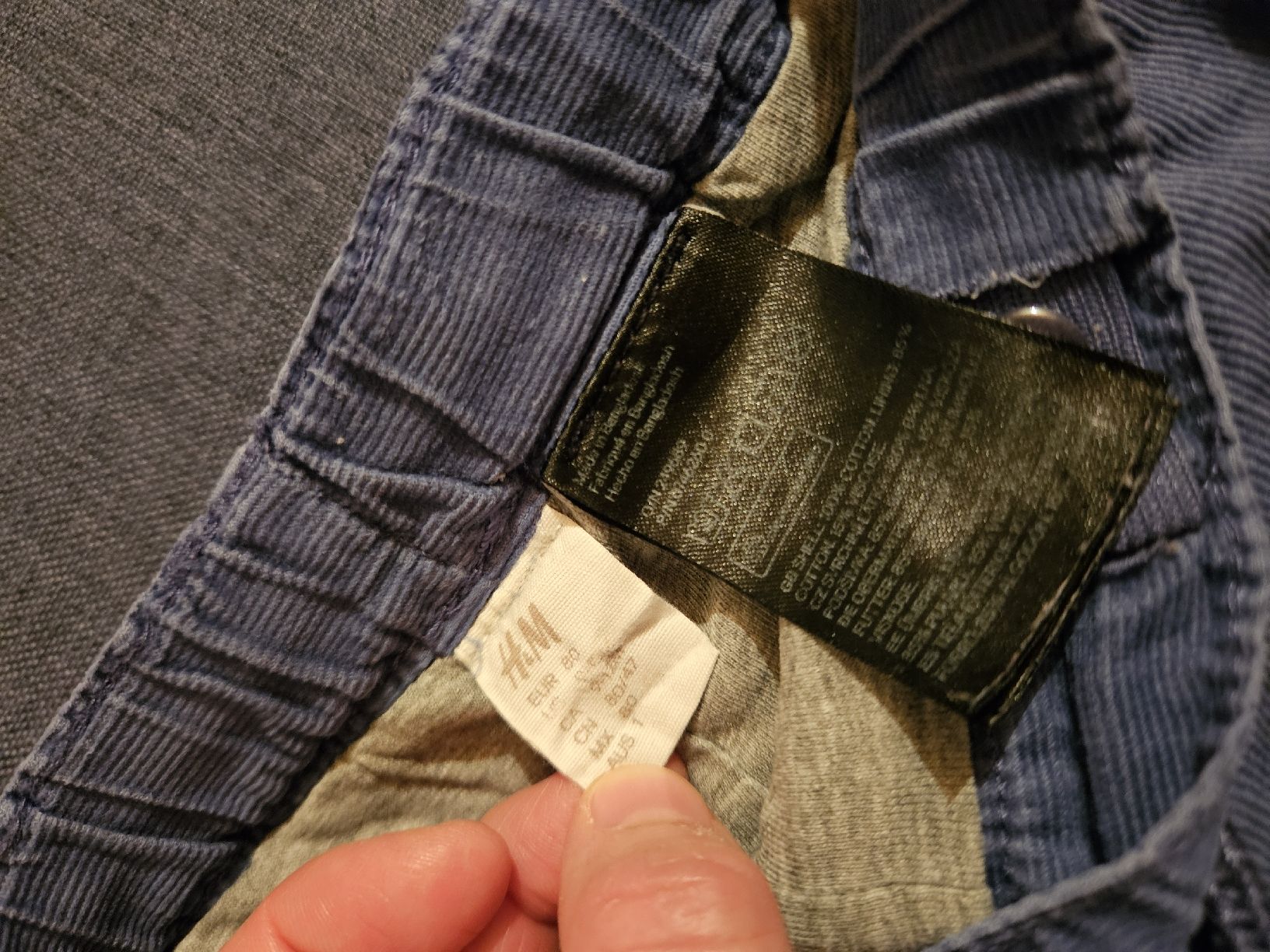 H&M Pantalons: Cordhose Gr. 80 – D'occasion à Worb par jun_fj8w 2