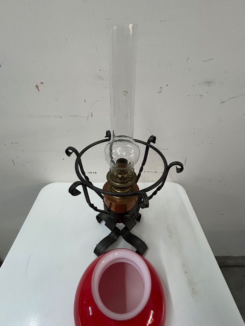 Lampade: Petrollampe aus Eisen Messing und Glas – Usato da Zürich venduto da Levelart 5