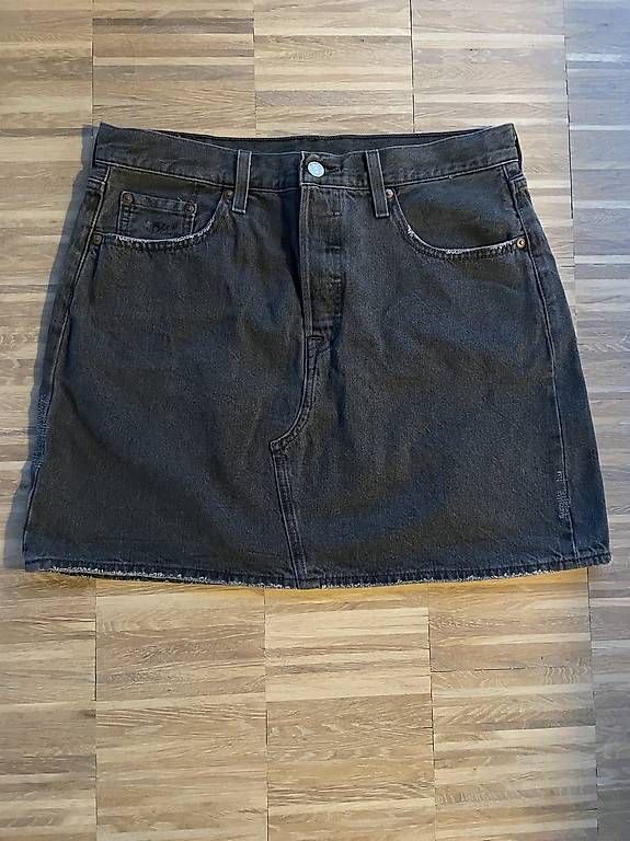 Levi's Gonne: Levis Jupe/Rock 31 – Usato da Bern venduto da mia_8nfn