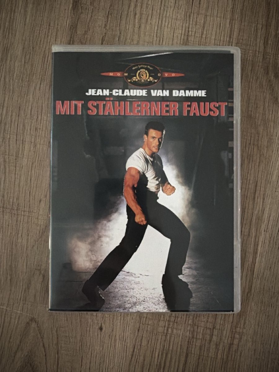 Tous les DVDs: Mit stählerner Faust (1990) DVD – D'occasion à Hagendorn par masterchieff