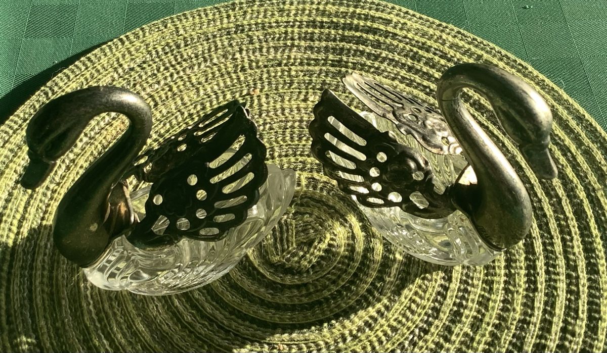 Figuren: 2 VINTAGE SCHWÄNE GLAS, METALL – Gebraucht aus Adlikon b.Regensdorf von Crystaldragon09 9