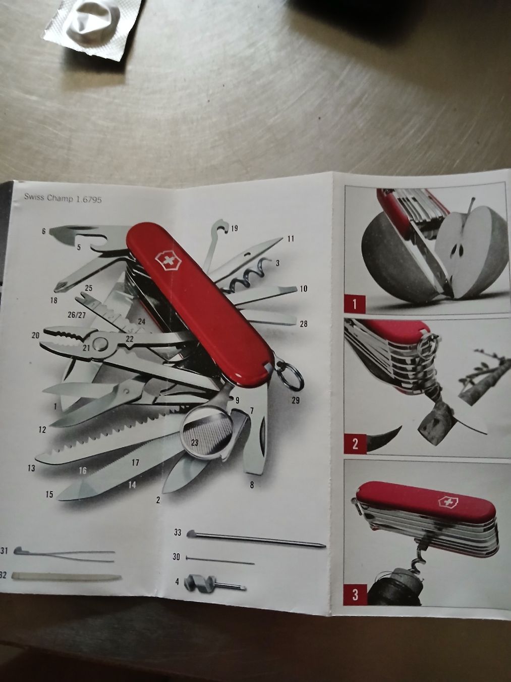 Victorinox Couteaux de poche: Swiss Champ – Neuf (Voir description) à buochs par hoss68