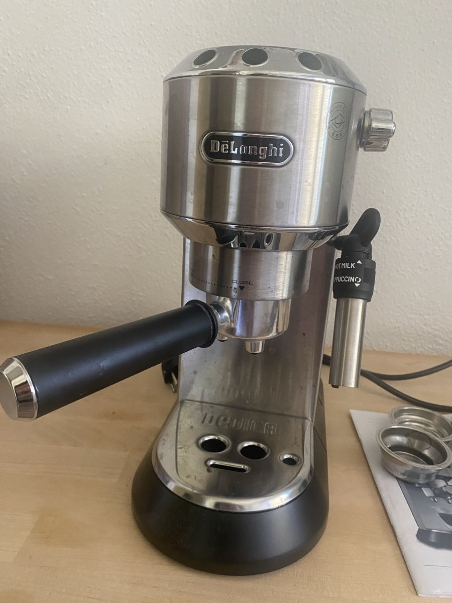 De'Longhi Machines à café & Machines à expresso: Kaffeemaschine De Longhi Dedica – D'occasion à Winterthur par fabia.studer 1