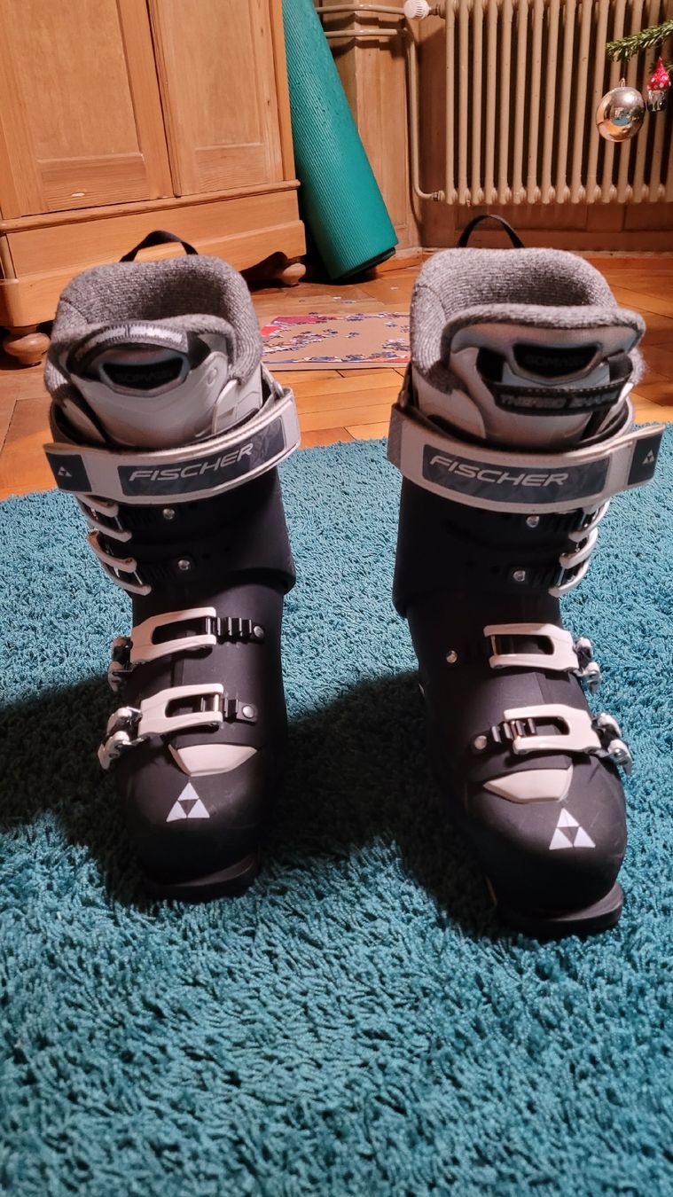 Fischer Damenschuhe: FISCHER Skischuh Damen 26.5 HYBRID – Neu (gemäss Beschreibung) aus Warth von aussieaussie