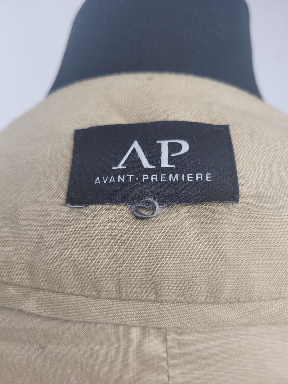 Avant Premiere Giacche: AVANT PREMIERE Veste Beige – Usato da Lausanne venduto da PlusValue_Lausanne 5