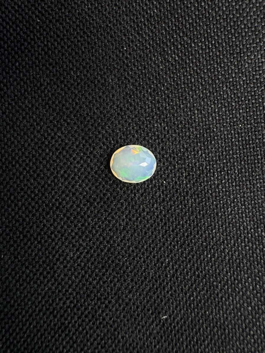 Edelsteine: Äthiopischer Opal 1.25ct – Neu und originalverpackt aus Wängi von Horus90