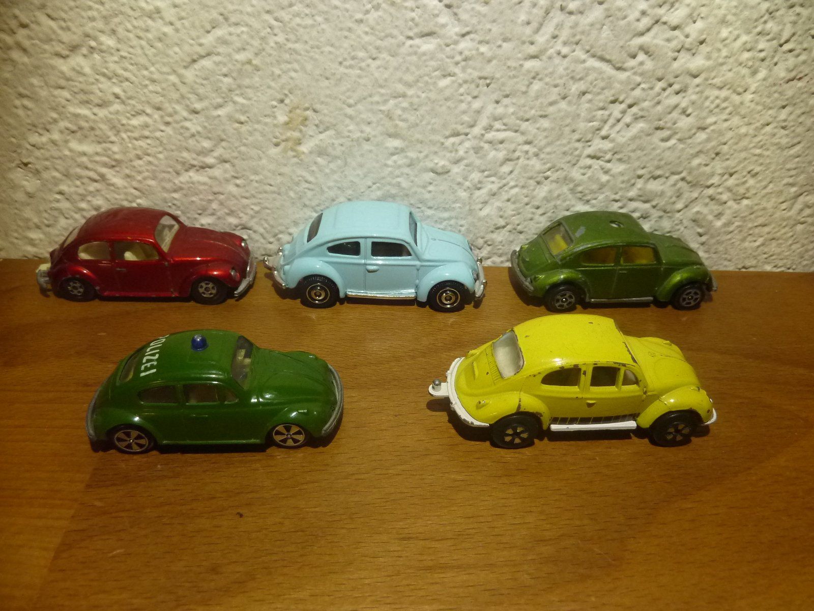 Volkswagen Modellautos: Fünfer Set an kleinen VW Käfer Sammlung – Gebraucht aus Hochfelden von swissice 1