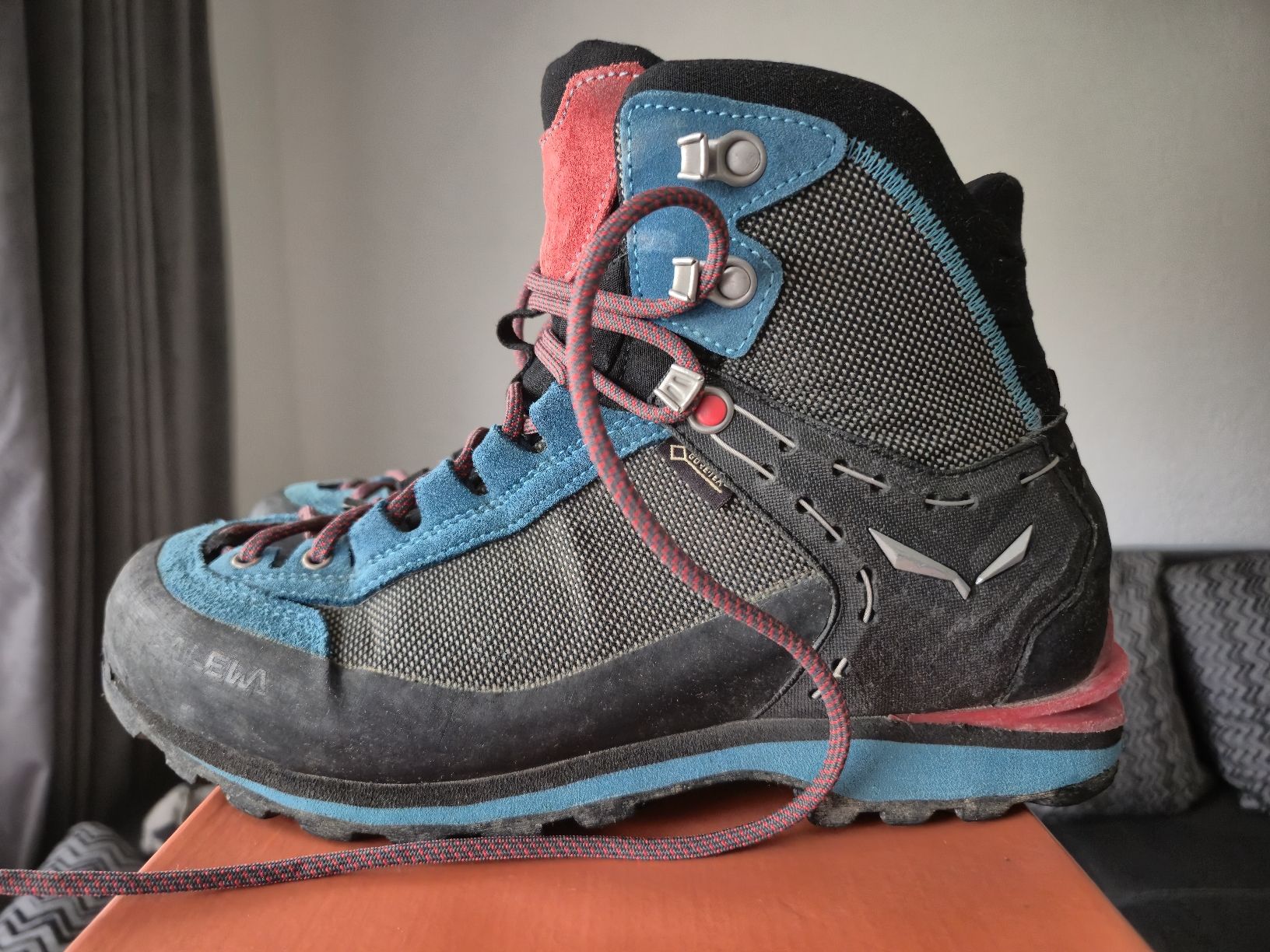 Salewa Herrenschuhe: Wanderschuhe von Salewa in der Grösse 39 – Gebraucht aus Wittenbach von tsc_5tyv 2