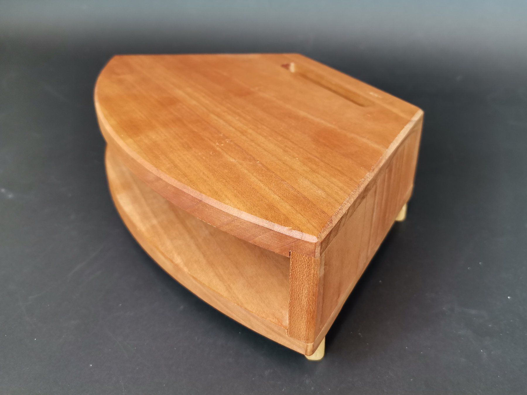 Casse acustiche: SMARTPHONE-LAUTSPRECHERHALTER aus Holz, Hand Made – Usato da Schaffhausen venduto da Restwert_SH 4