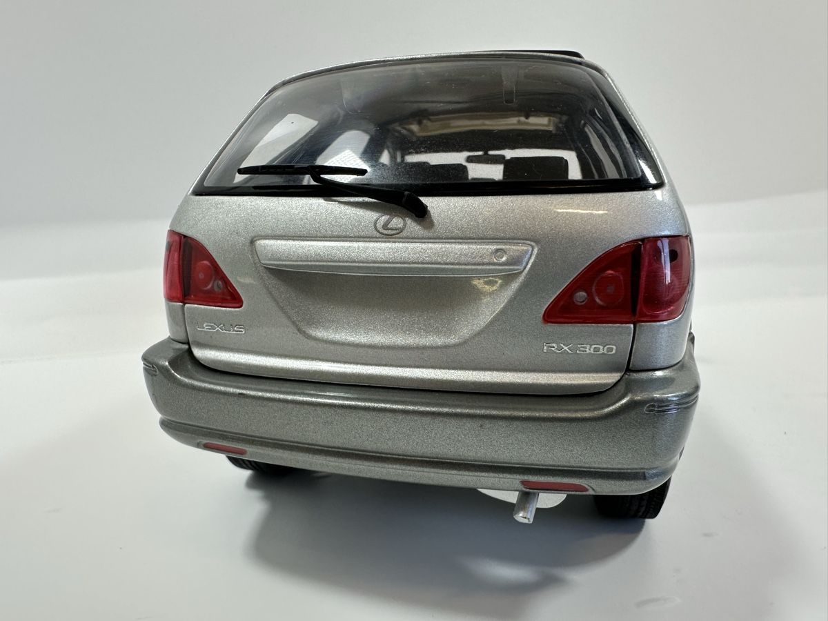 Autoart Modellini d'auto: Lexus RX300 1:18, silbrig, GATEWAY / AUTOART – Nuovo (secondo la descrizione) da Zofingen venduto da rf9_x2xt 4