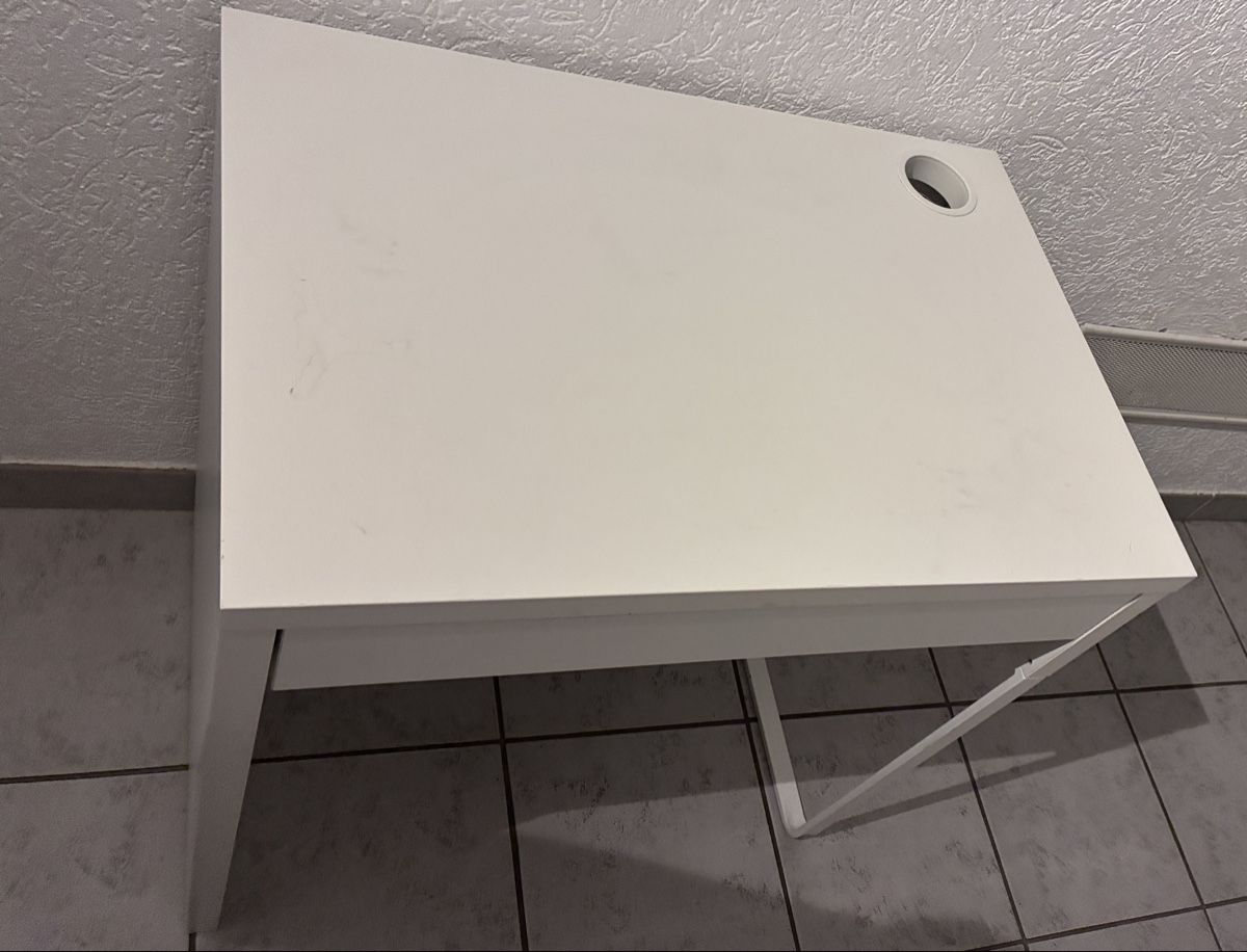 Bureaux: Bureau IKEA micke  – D'occasion à Martigny par fogo05