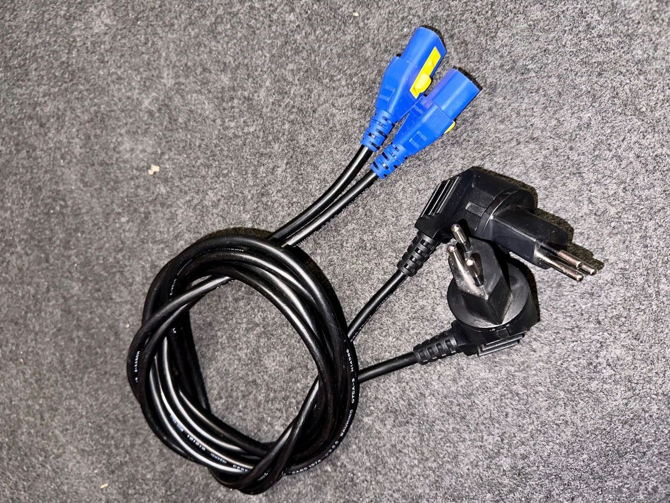 Kabel: 2 Stück Kaltgerätekabel Stromkabel Netzkabel – Gebraucht aus Aarau von KorgPA
