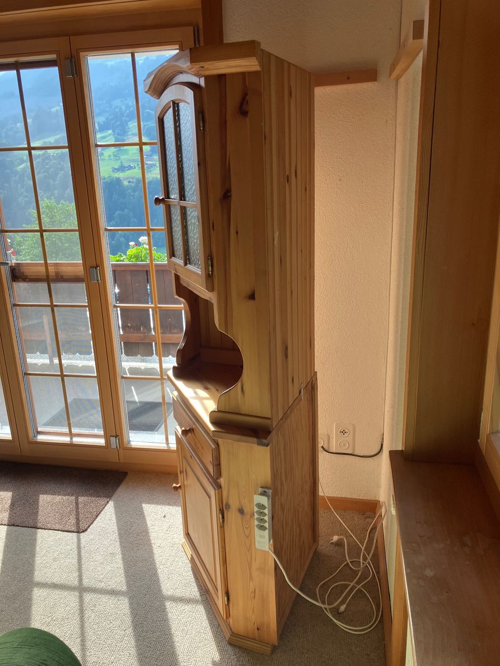 Vetrine: Massivholz Eckmöbel Vitrine – Usato da Erlenbach im Simmental! venduto da Simmentaler-Perlen 1