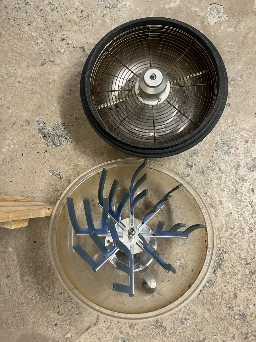 Tutte le macchine: Bud Bowl Trimmer – Usato da Zürich venduto da cac3 1