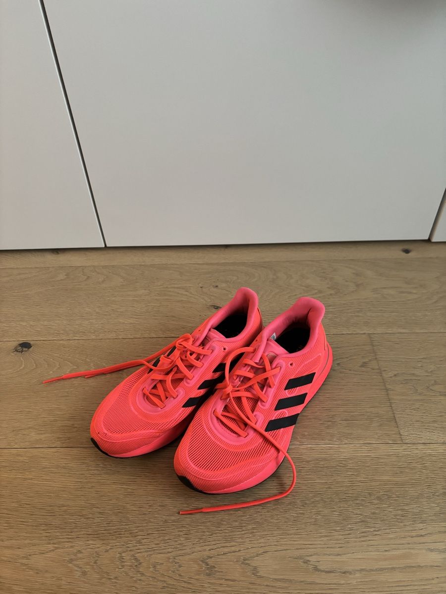 Adidas Chaussures femmes: Baskets Adidas – D'occasion à Petit-Lancy par Minimaquoi