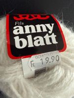 anny blatt     1 Knäuel   70 % Angora  30 % Wolle   weiss
