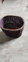 Korb  dunkelbraun oval guter Zustand, Masse: 33 x 24 cm,
