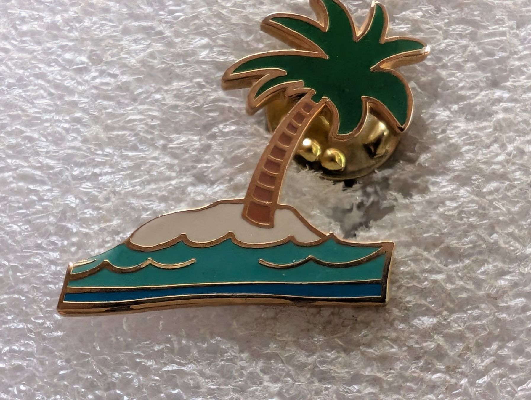Plaquettes & Badges: Ansteckpin 209: Palme auf Insel – D'occasion à Oppligen par Pin-Fall-Shop